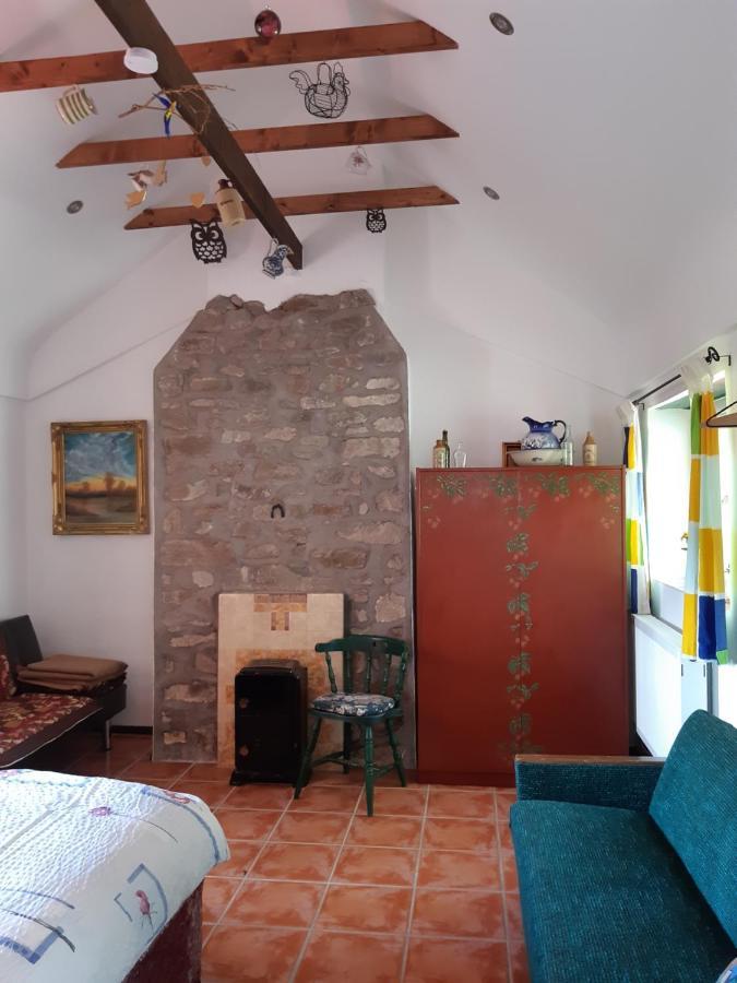 Back2Roots - Beautifully Restored Cottage, Doochary Zewnętrze zdjęcie